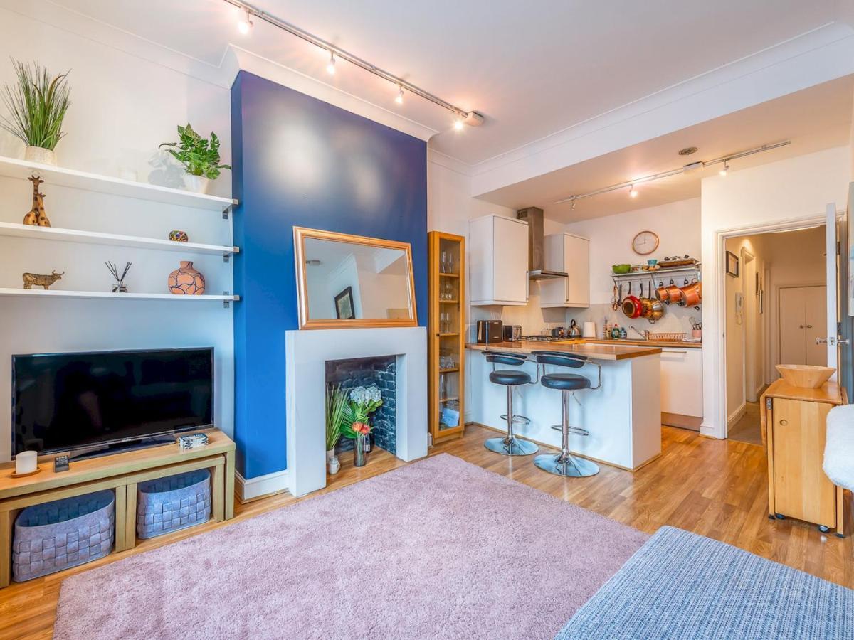 Appartamento Pass The Keys Balham Modern Cosy Londra