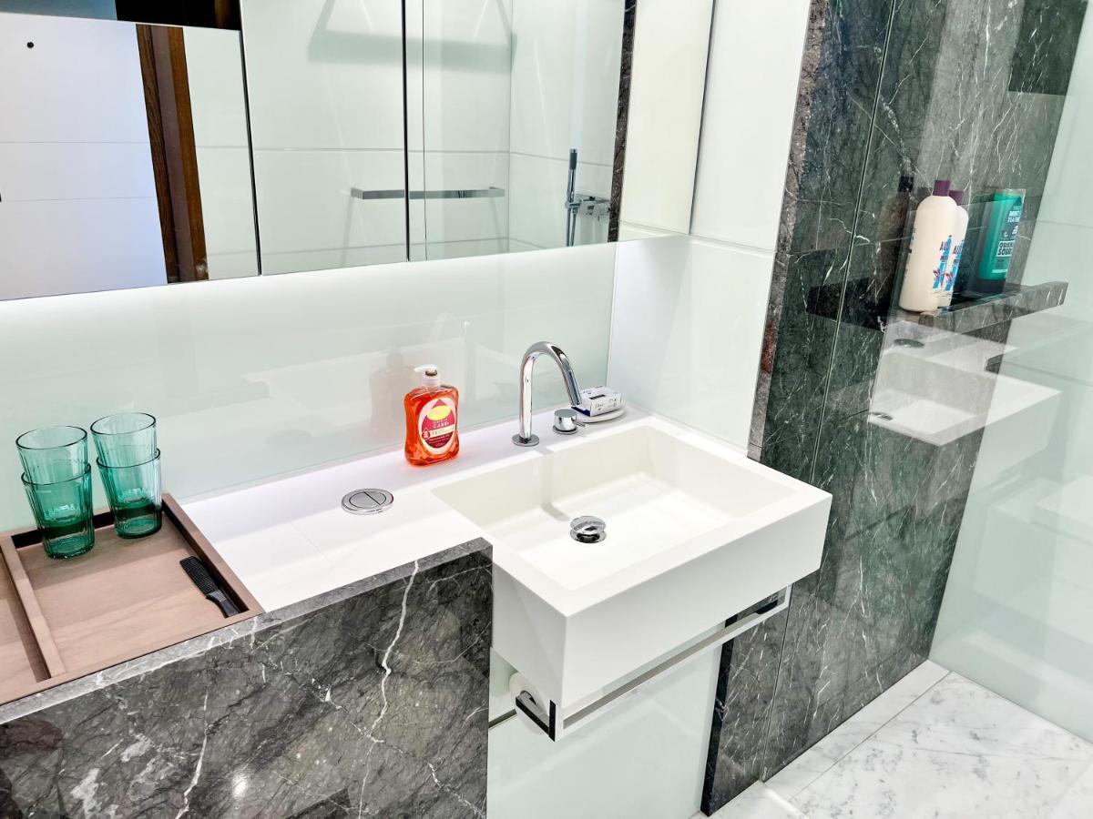 Deluxe Entire Studio Next To Eye&trafalgar Square Aparthotel Londra