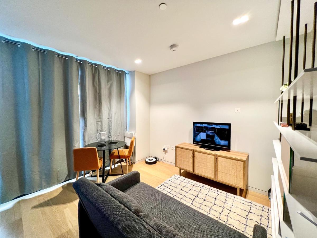 Deluxe Entire Studio Next To Eye&trafalgar Square Aparthotel