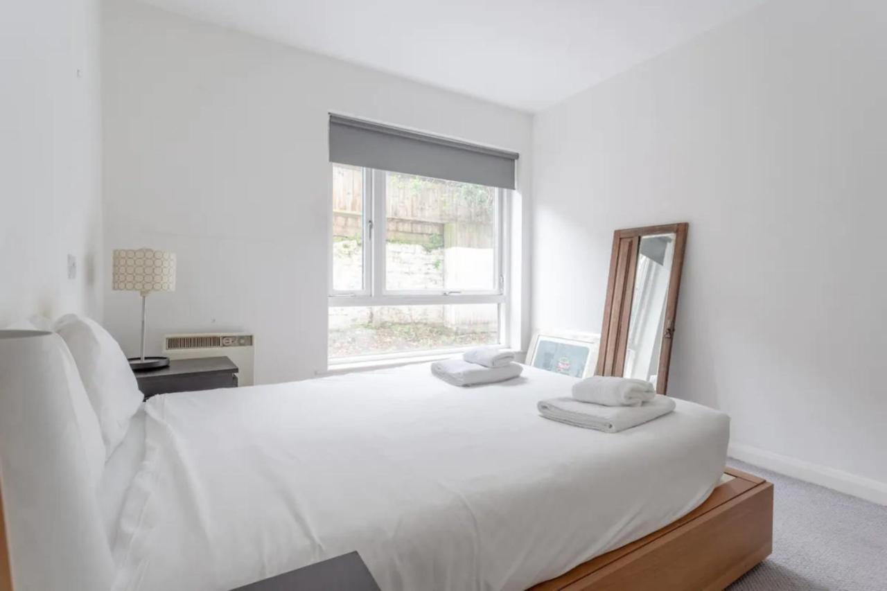 Spacious 1 Bed Near Shoreditch Park Lägenhet *