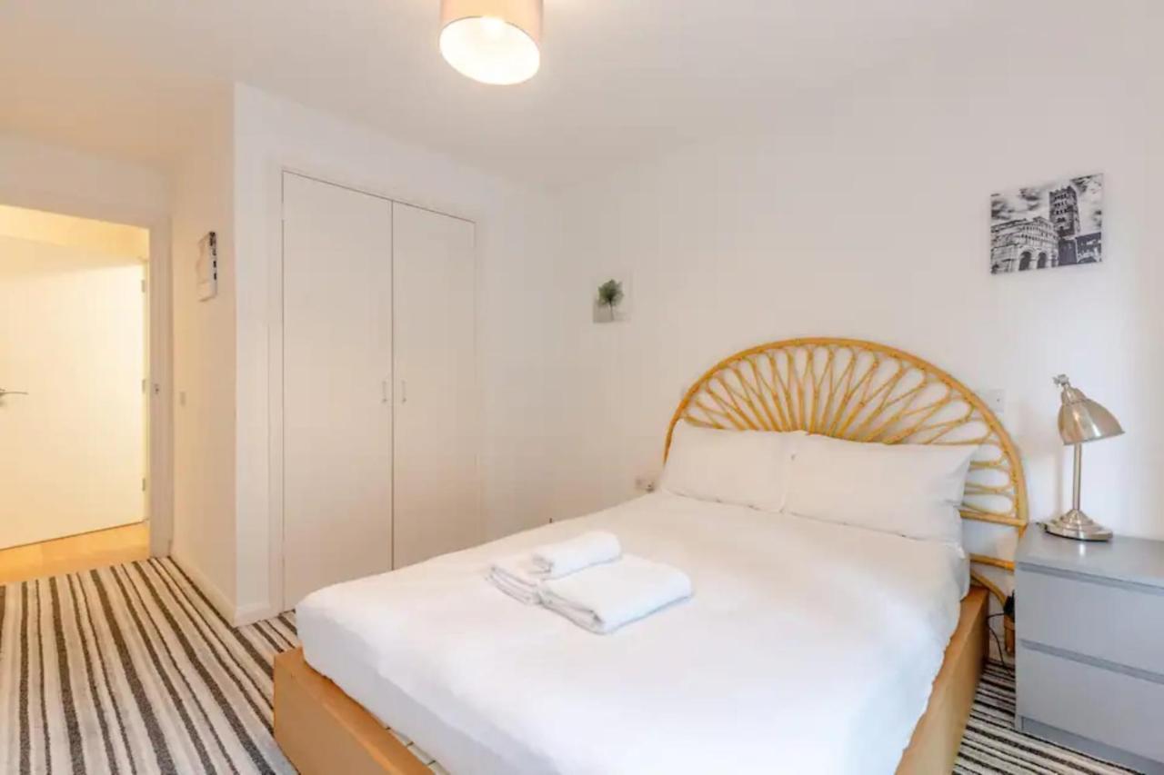 Spacious 1 Bed Near Shoreditch Park Lägenhet *