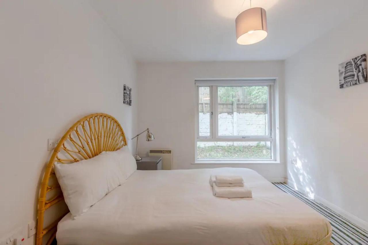 Lägenhet Spacious 1 Bed Near Shoreditch Park London