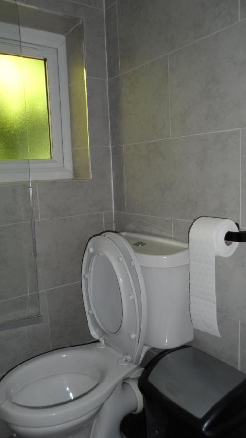 Bubblesbnb 7 Bedroom House, 16 Beds, Sleeps 22 Feriehus *