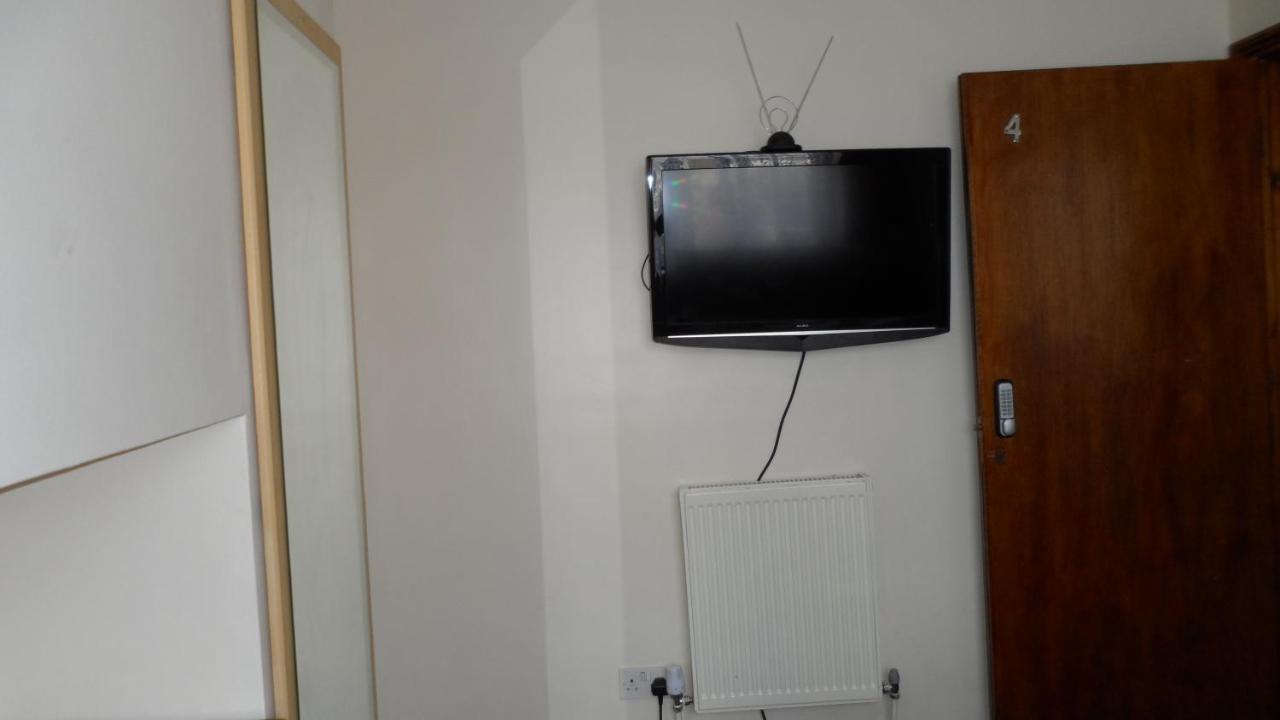 Bubblesbnb 7 Bedroom House, 16 Beds, Sleeps 22 Feriehus