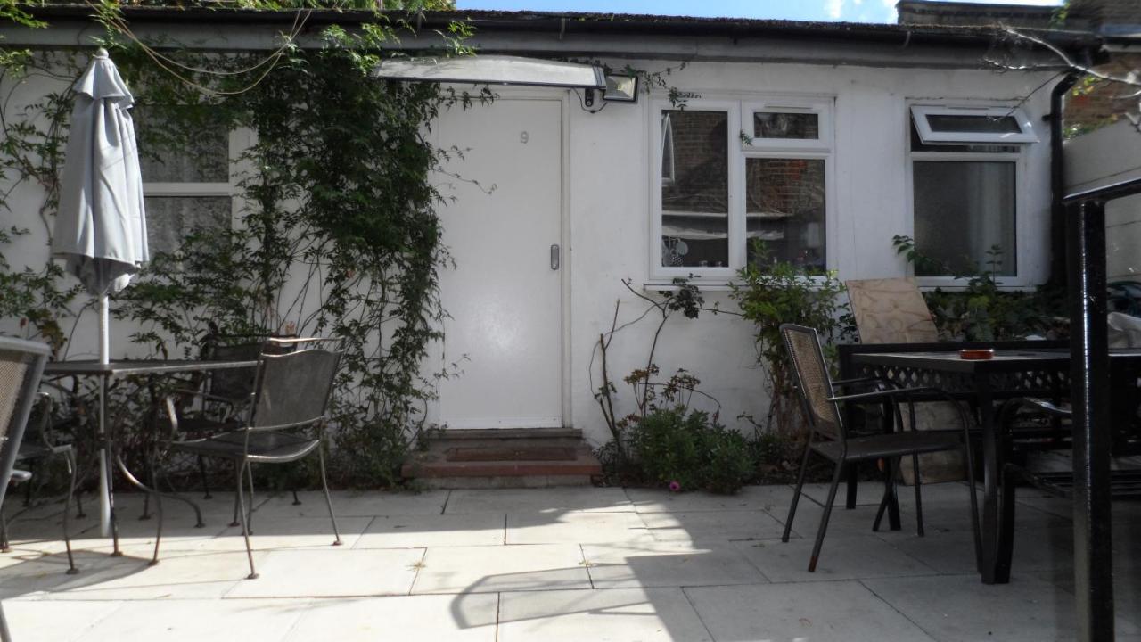 Bubblesbnb 7 Bedroom House, 16 Beds, Sleeps 22 Feriehus
