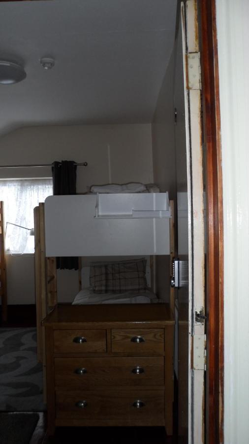 Bubblesbnb 7 Bedroom House, 16 Beds, Sleeps 22 Feriehus London