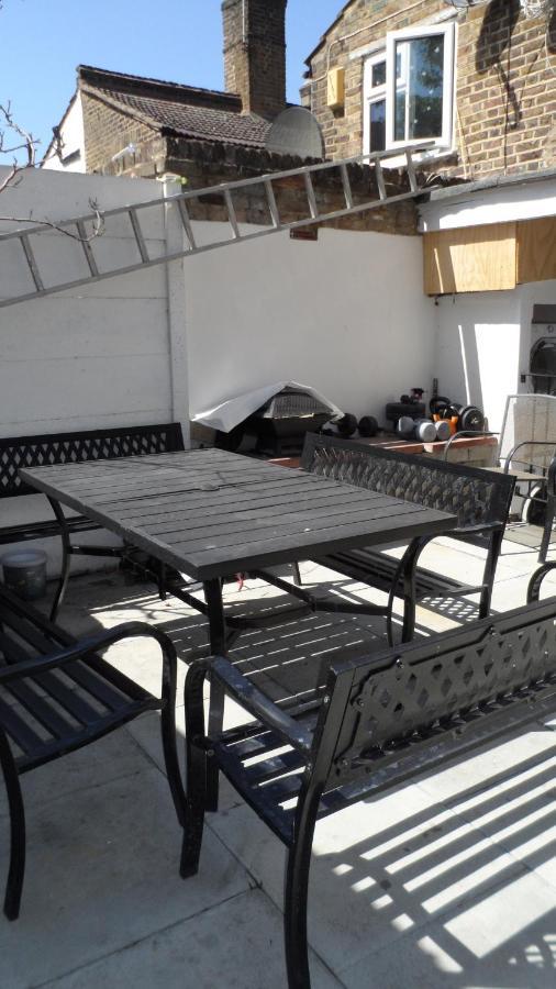 Bubblesbnb 7 Bedroom House, 16 Beds, Sleeps 22 Feriehus