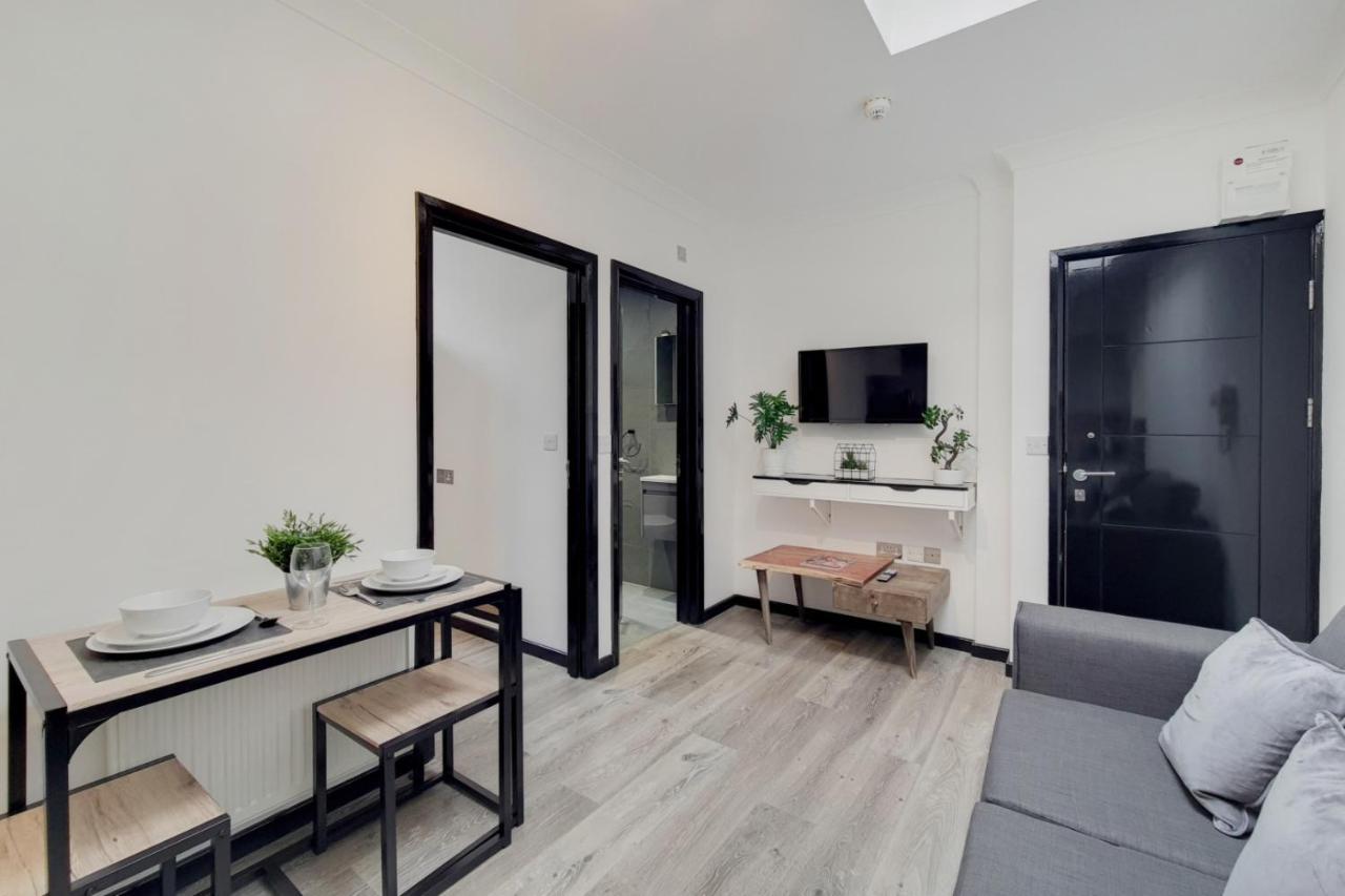 Langdon Brooks London