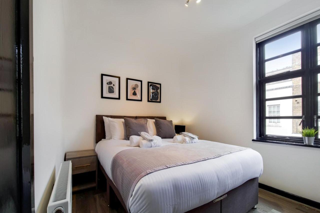 Langdon Brooks London