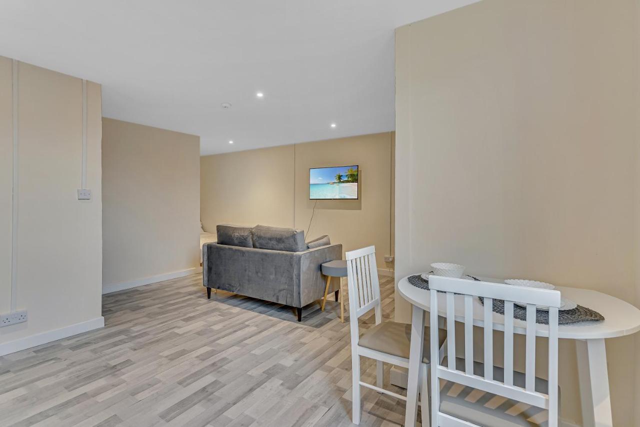 By Rehoboth - Overcomers- Deptford * London