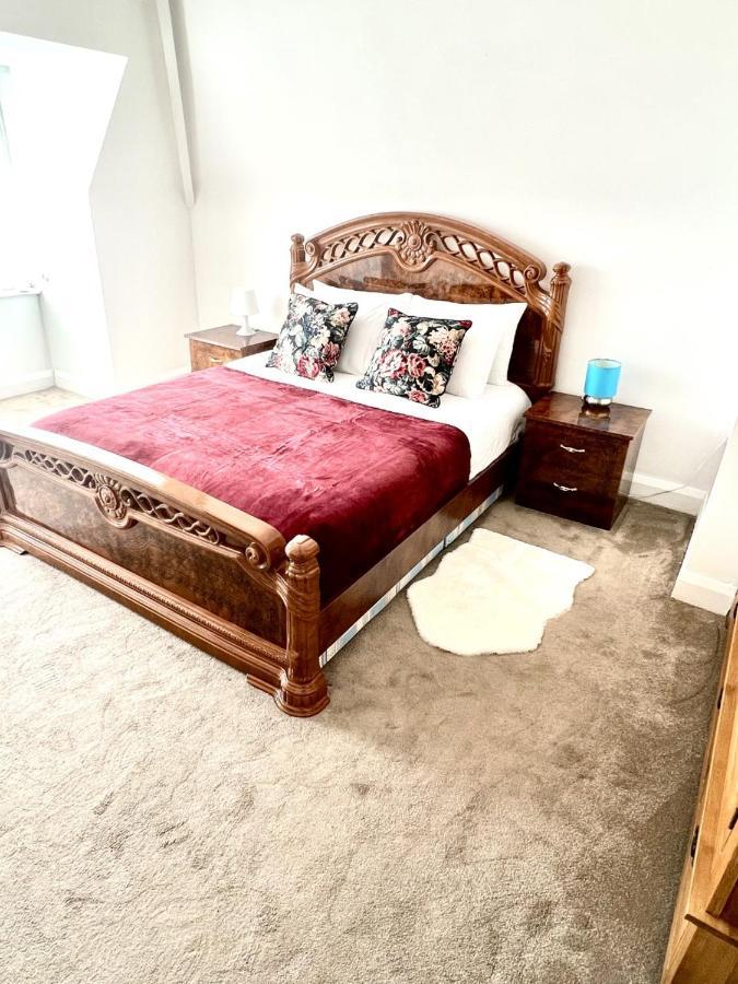 Spacious 3 Bed Flat Close To Central Londra