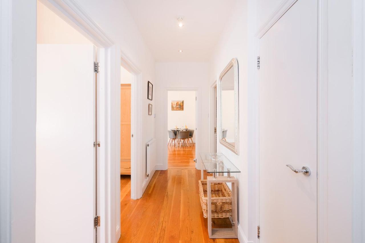 Lovely 2 Bed Flat In Canal Side Gated Development Appartamento