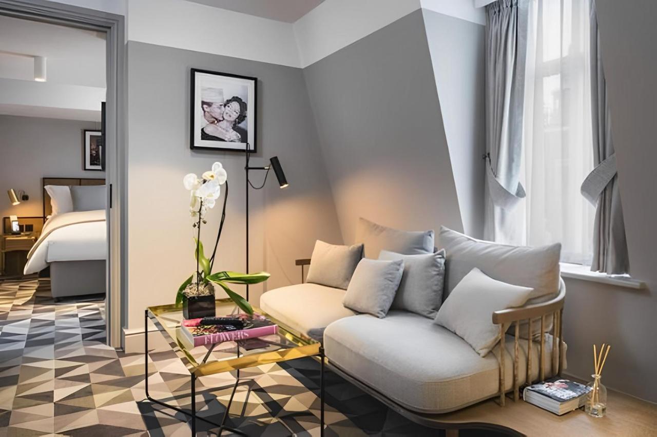 Victory House Leicester Square 4*