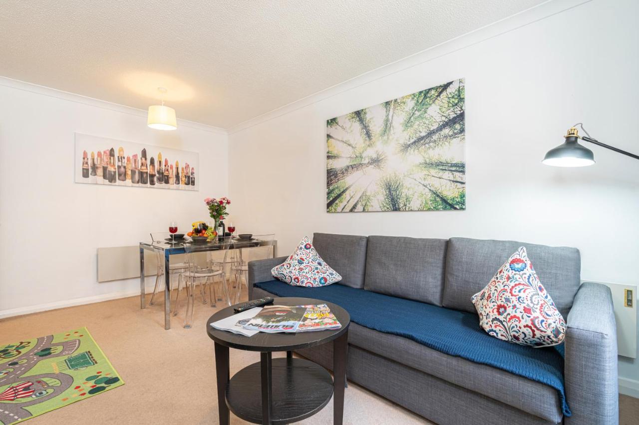 Famous Piccadilly Circus Apartment London