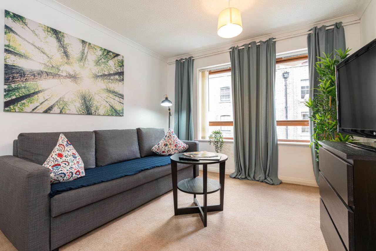 Famous Piccadilly Circus Apartment *
