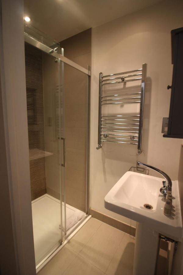 Amazing Flat In Kensington Apartment