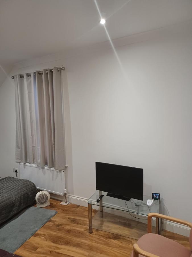Beautiful In Lovely Flat London