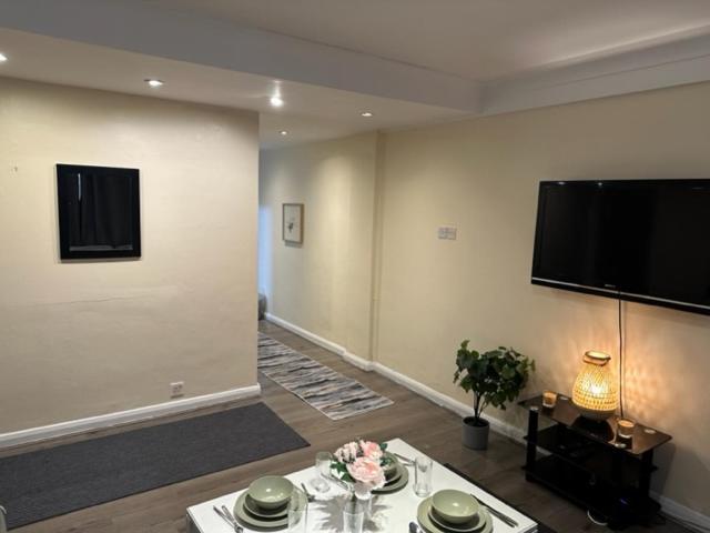 Superb One Bedroom Private * Londra