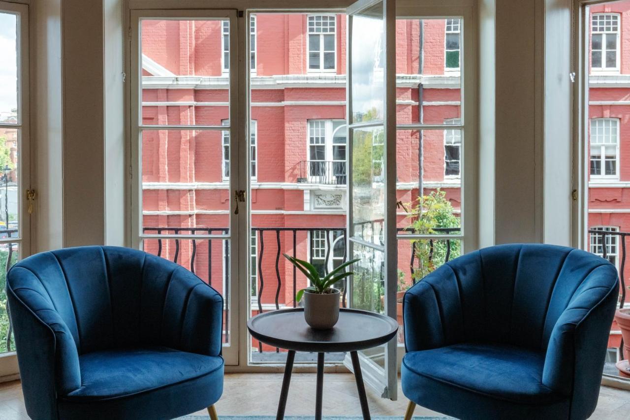 Bright Space In The Heart Of * Londra