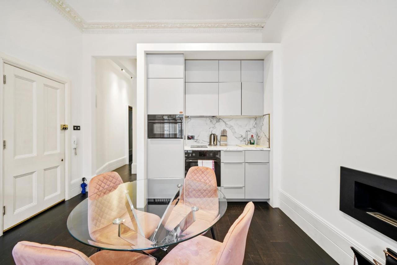 1 & 2 Bed Cosy Next To Earls Court Free Wifi Apartment *