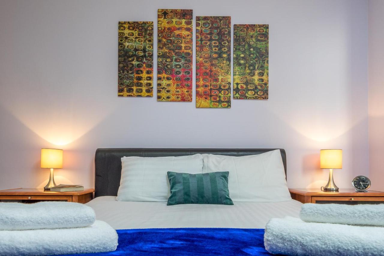 Joivy 2-bed Flat Near Notting Hill * Londra