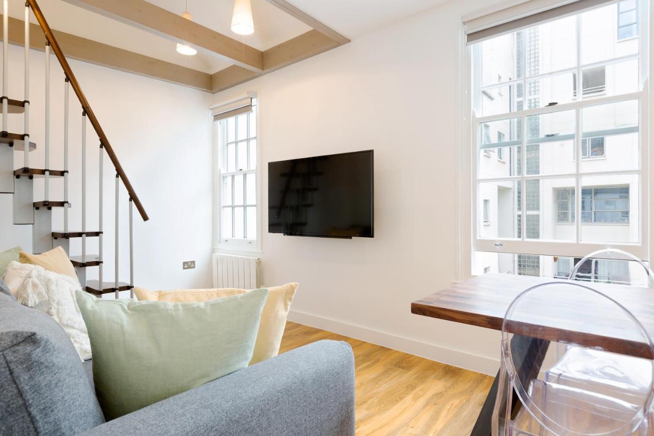 Spacious 4 Bedrooms Flat In New Oxford Street *