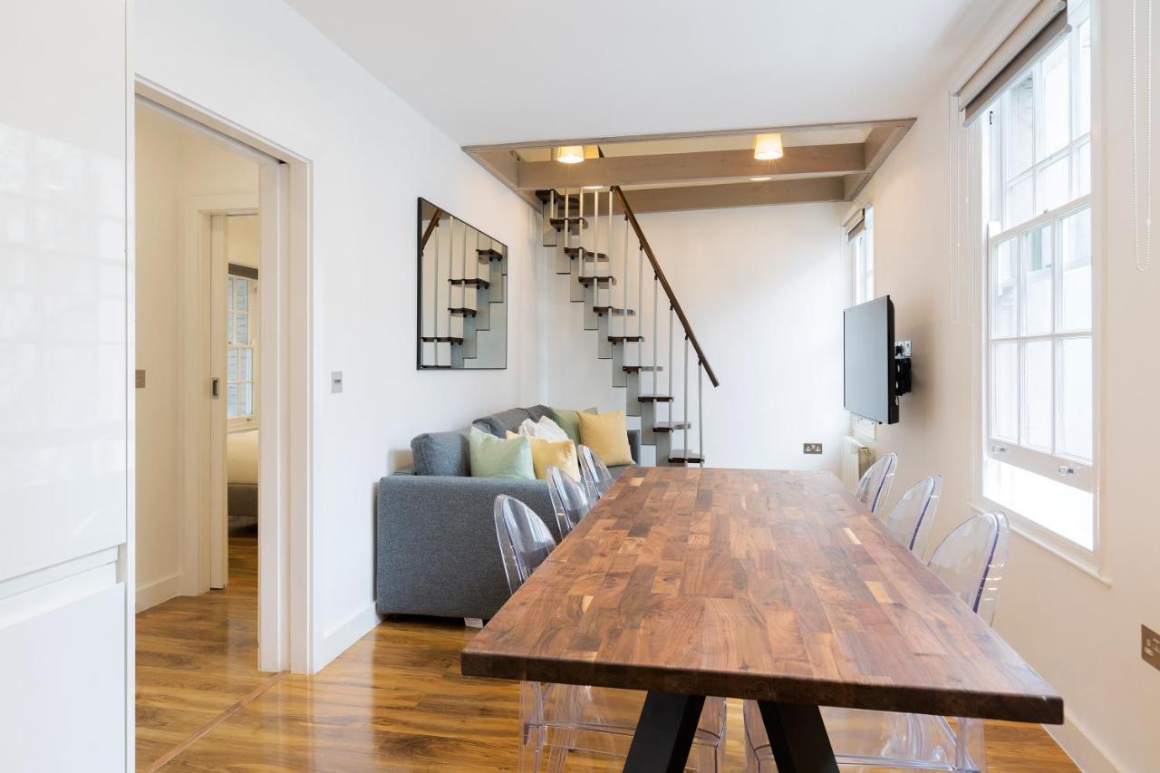 Spacious 4 Bedrooms Flat In New Oxford Street * Londen