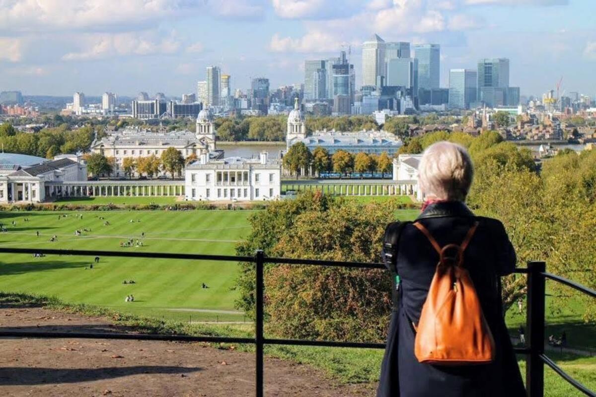 Elegant & Spacious Parkside 2-bedroom 2-bathroom Flat In Period Building On Blackheath Common - Private Entrance, Great Greenwich Location, Easy For O2 Arena And City! Apartment