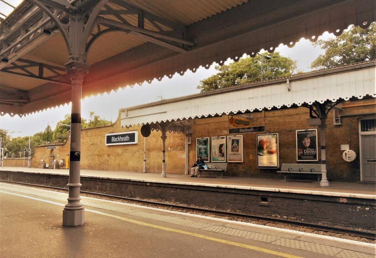 Apartment Elegant & Spacious Parkside 2-bedroom 2-bathroom Flat In Period Building On Blackheath Common - Private Entrance, Great Greenwich Location, Easy For O2 Arena And City! *