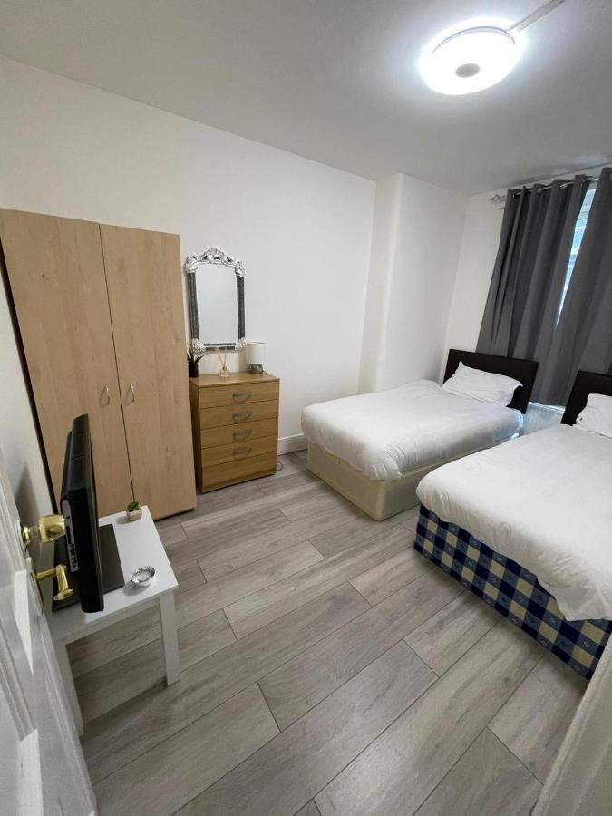 Miles Building 2 * Londra