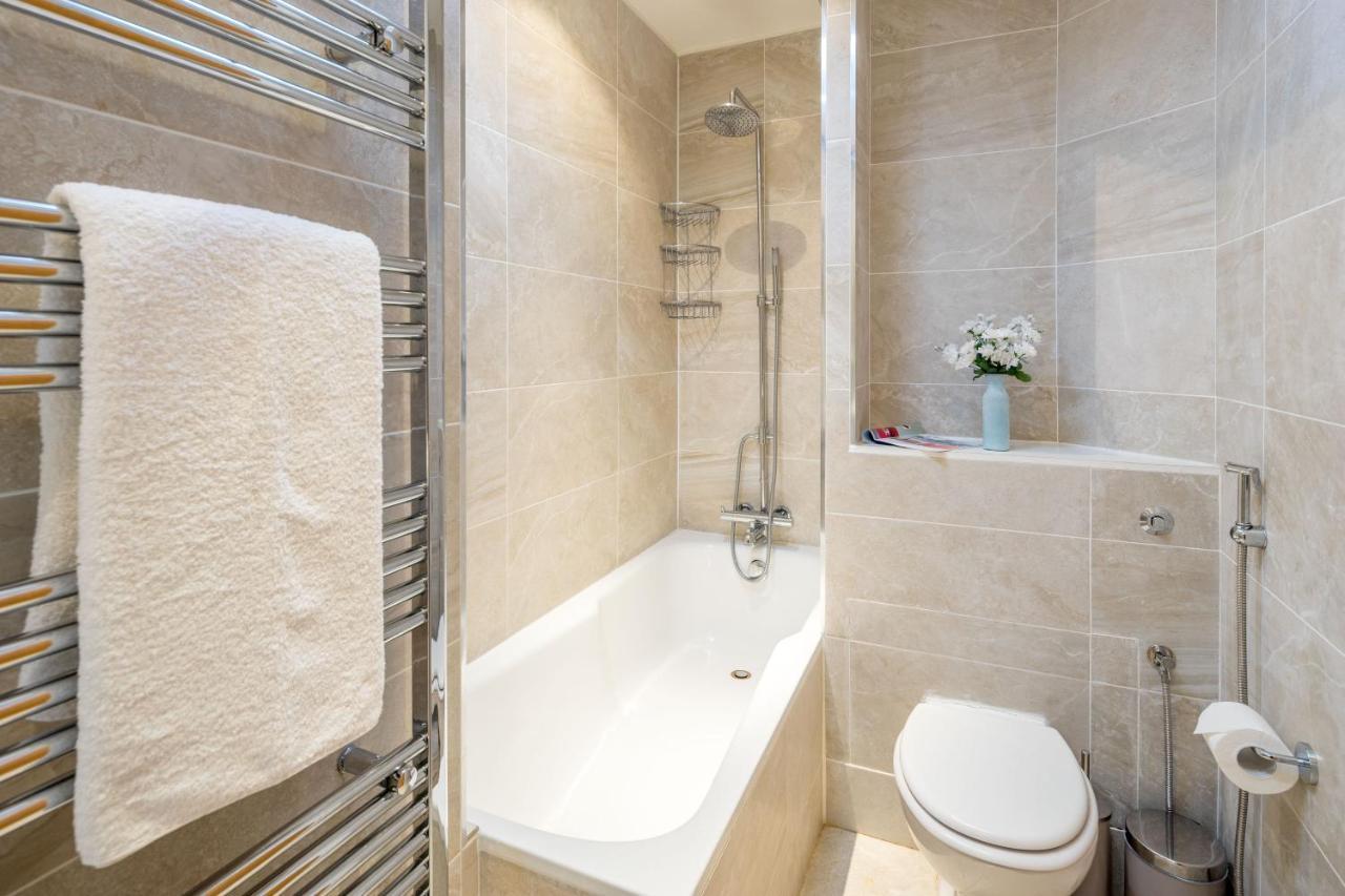 Joivy 2-bed Flat Near Notting Hill Londra