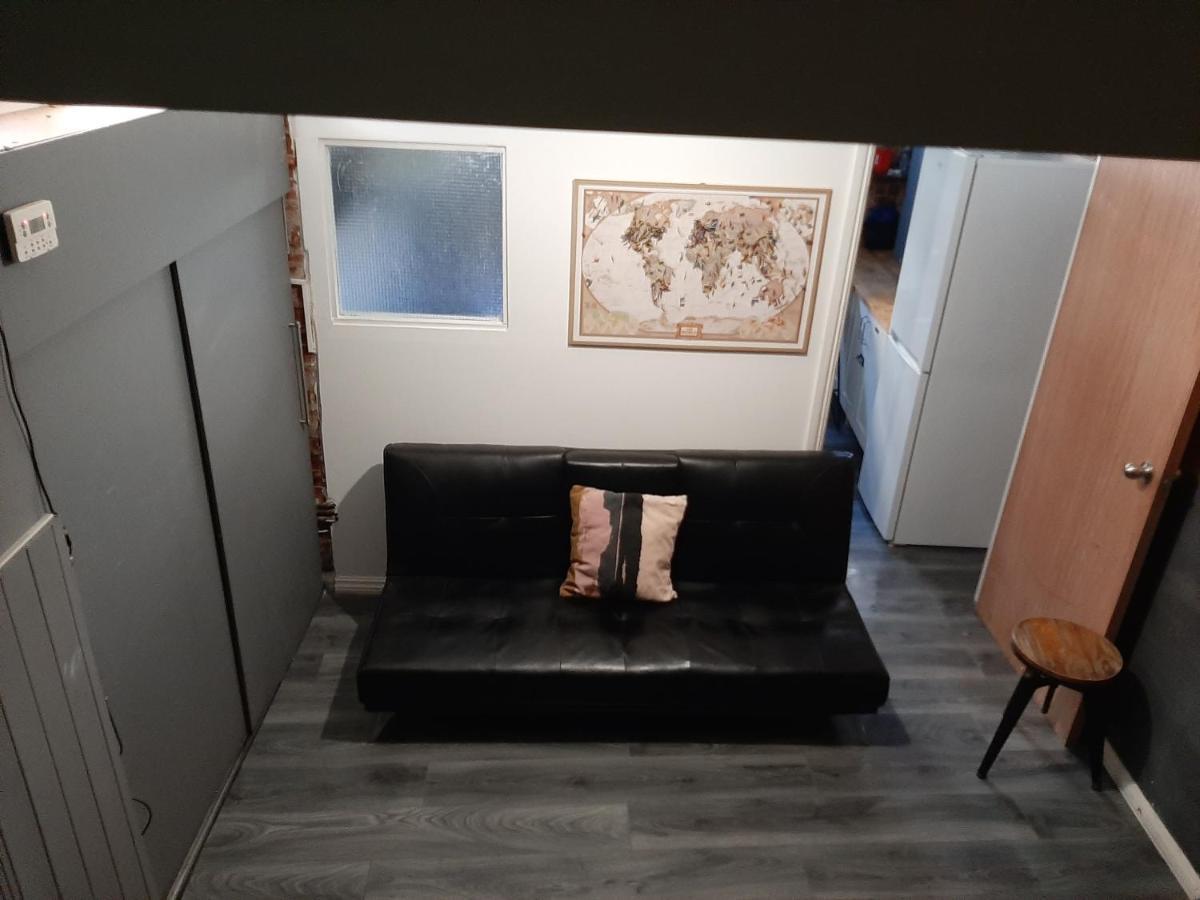 Homestay Single Bedroom With Wifi Off Bricklane 3