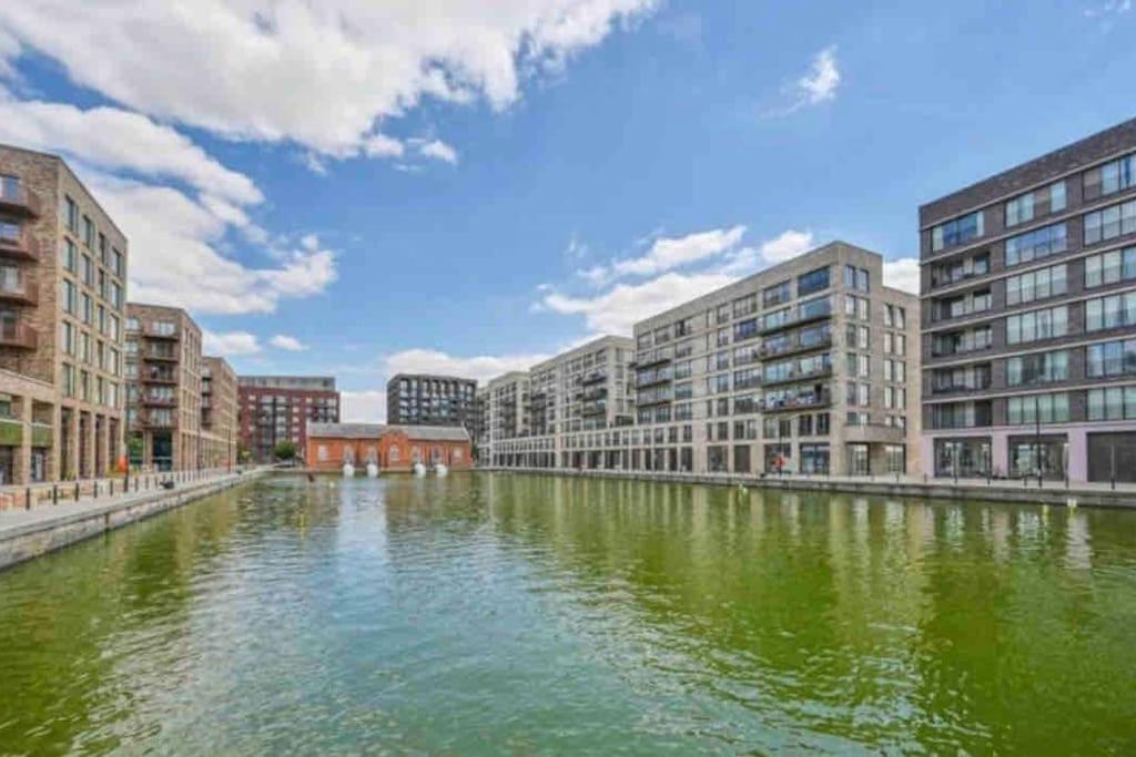 Modern 1-bedroom In Docklands * London