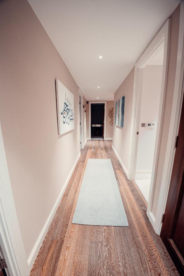 Lejlighed Lovely 4/bdr Penthouse W/ Lovely Views London