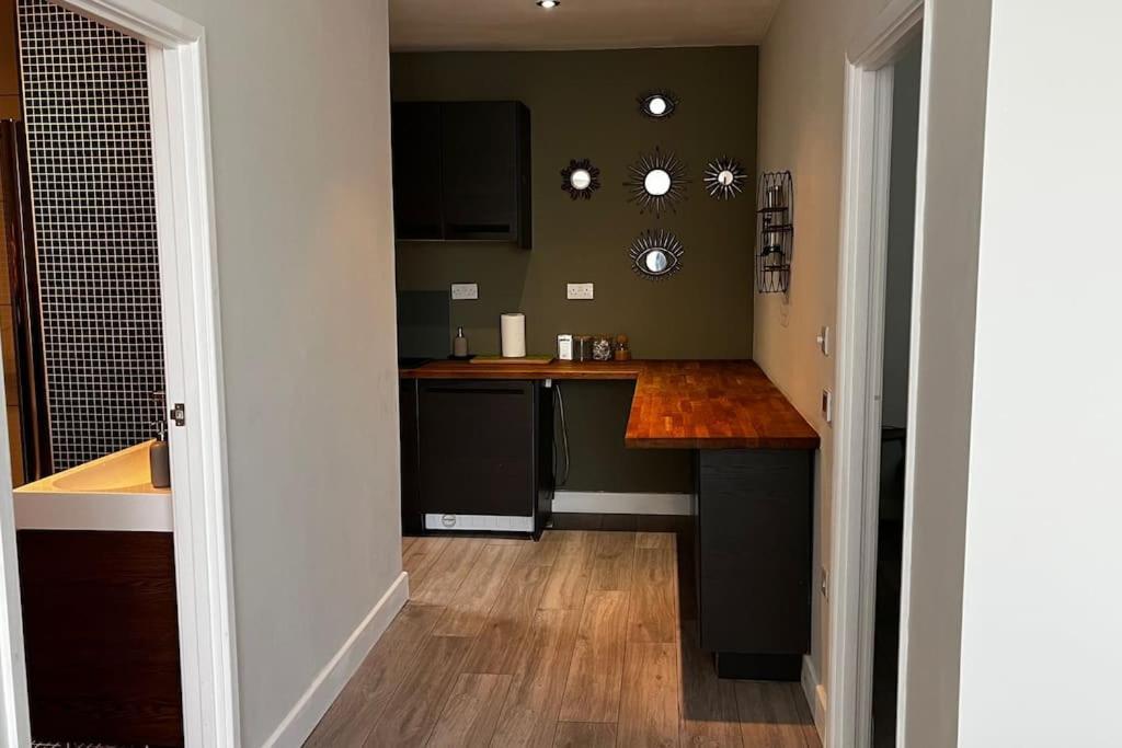 Appartement Lovely 1-bedroom In N1 *
