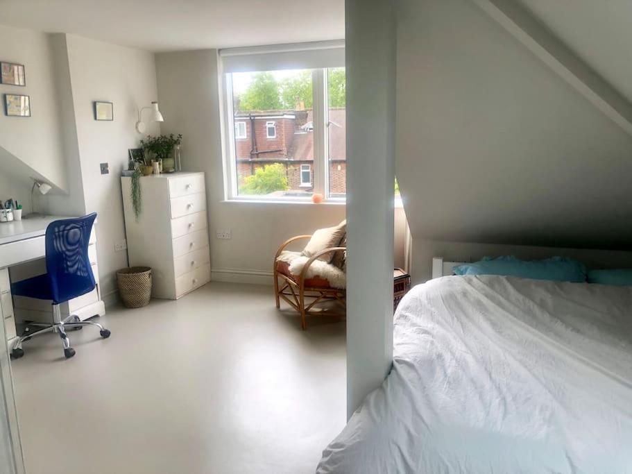 Feriehus Large, Modern, Light, Open Plan Designer House *