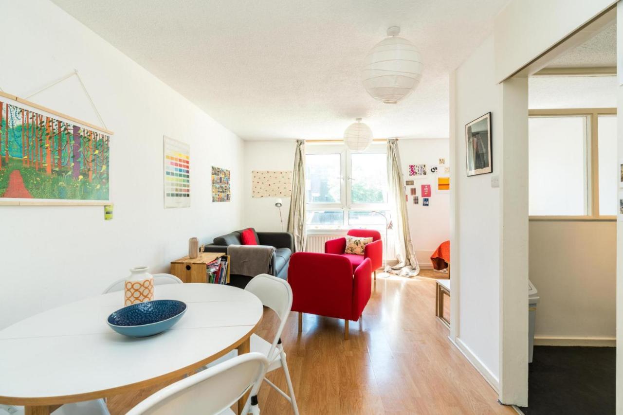 Bright Cosy Close To * London