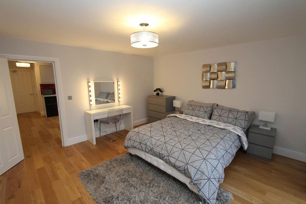 Lägenhet Lovely One Bed Apartment-near Transport-village-freeparking *