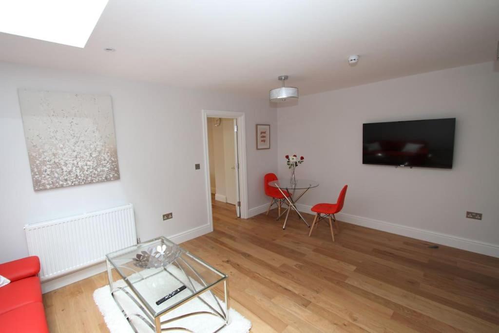 Lägenhet Lovely One Bed Apartment-near Transport-village-freeparking