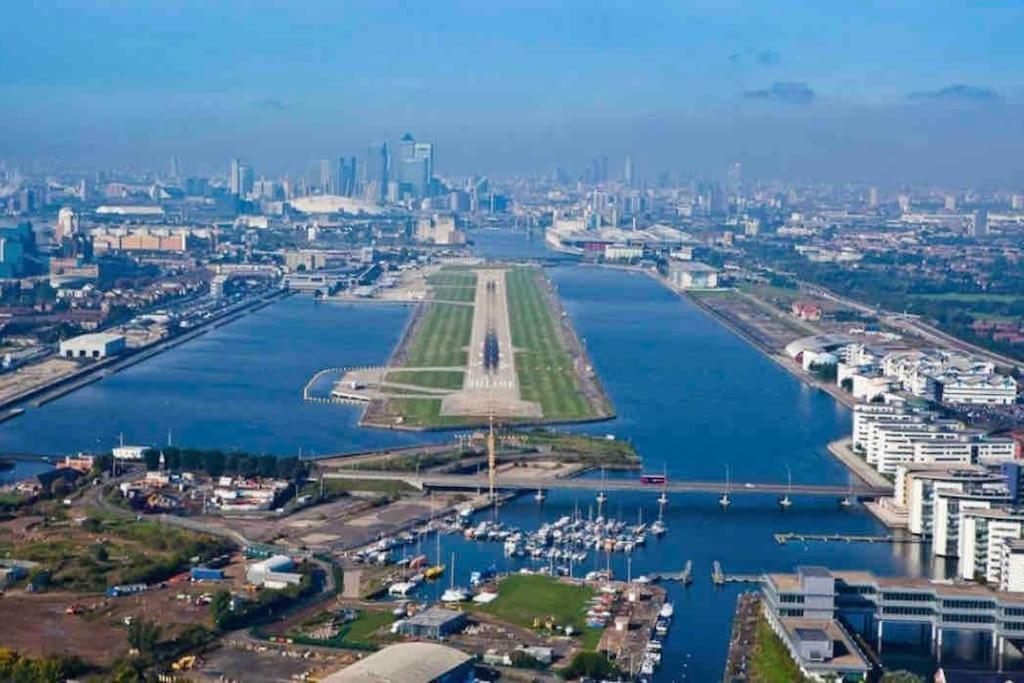 Modern 1-bedroom In Docklands *