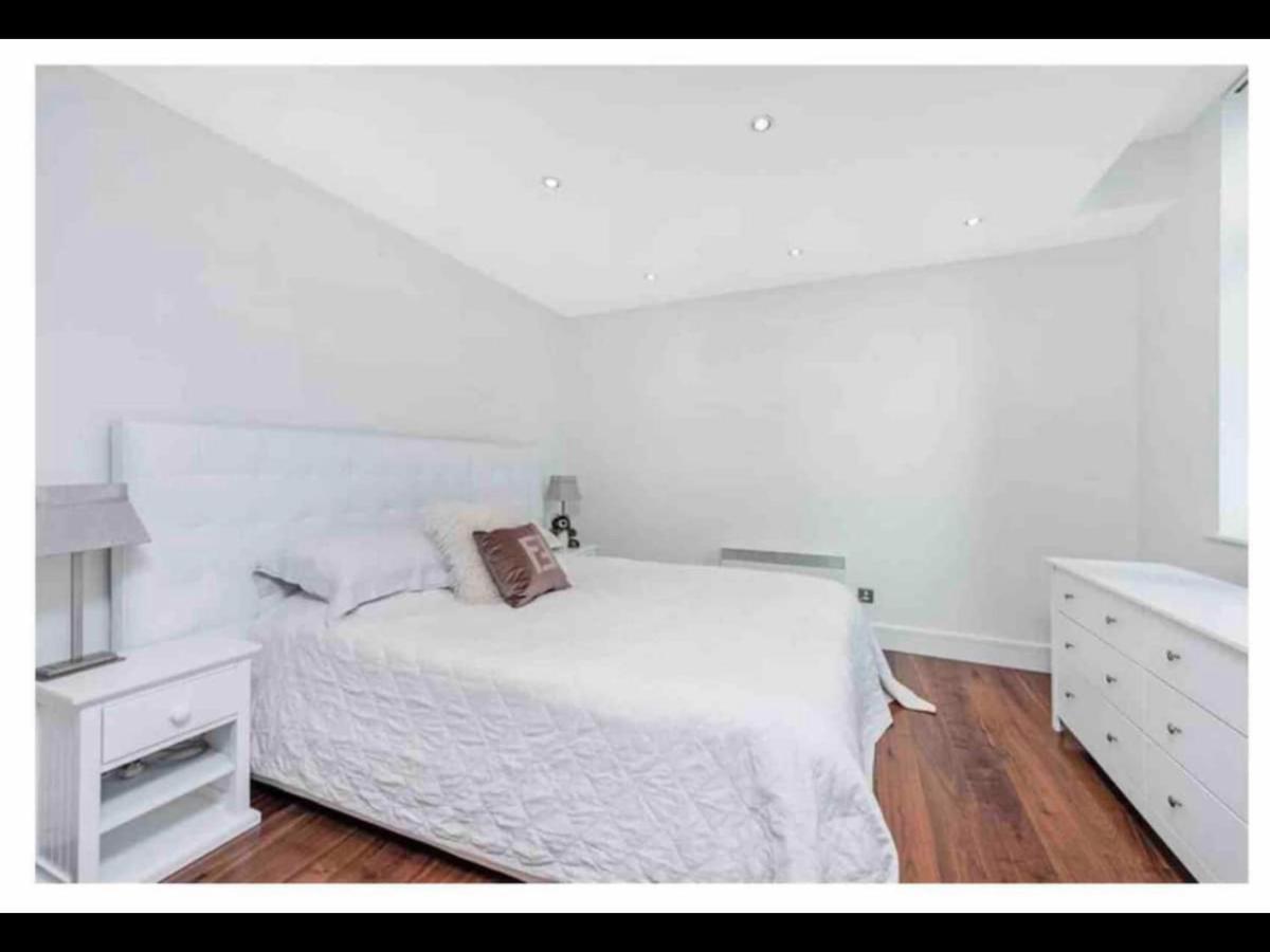 Apartment Luxury Plaza Riverside London