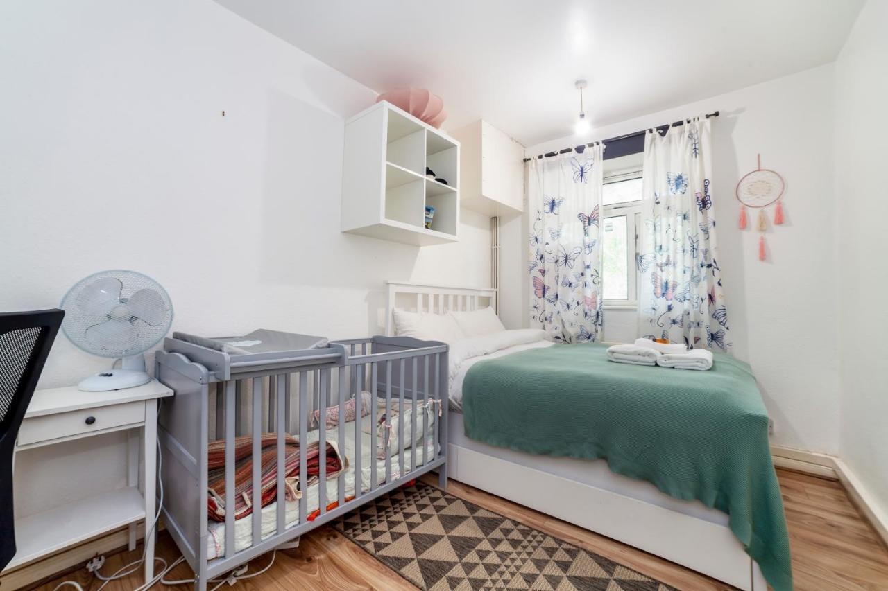 Apartment 2 Story On The Ground Floor At Clapham North