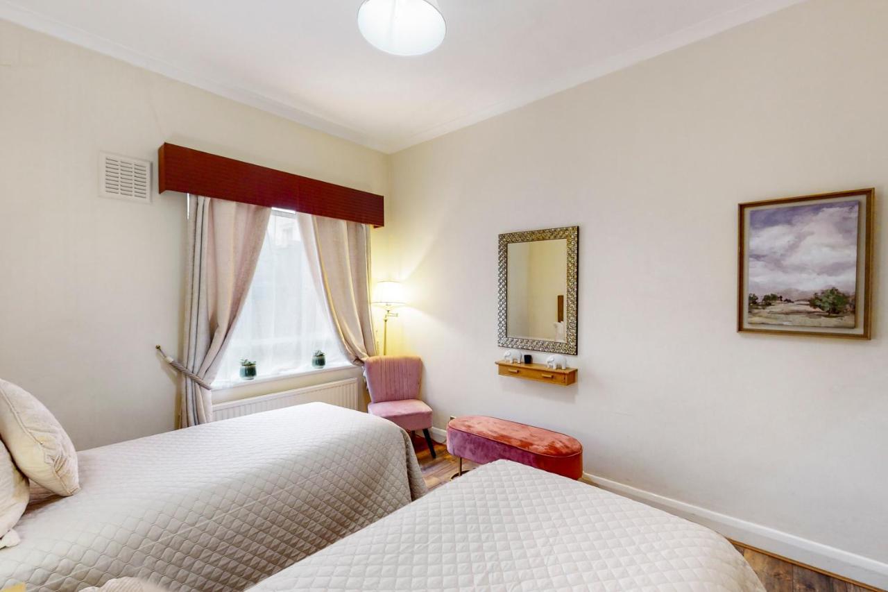 Park Lane Apartments/shaw House London