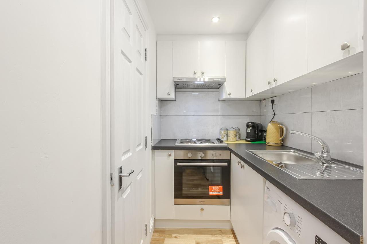 Deluxe Flat A In Kensington Olympia * London