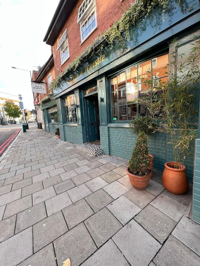 Gasthof The Pig And Whistle London