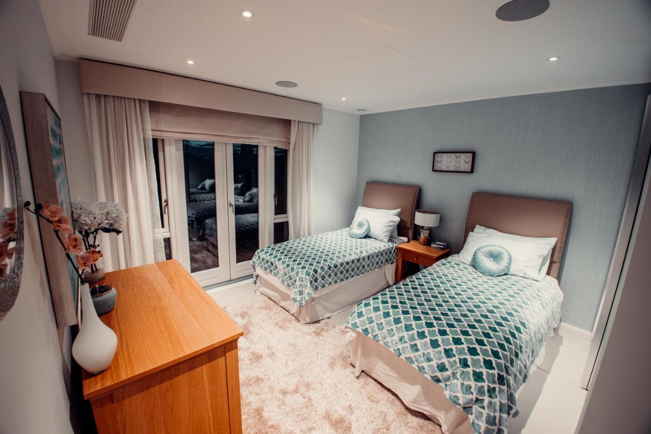 Lovely 4/bdr Penthouse W/ Lovely Views Leilighet