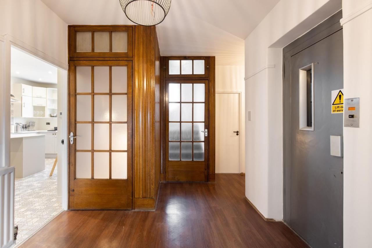 The West End Penthouse - 4bdr With Views