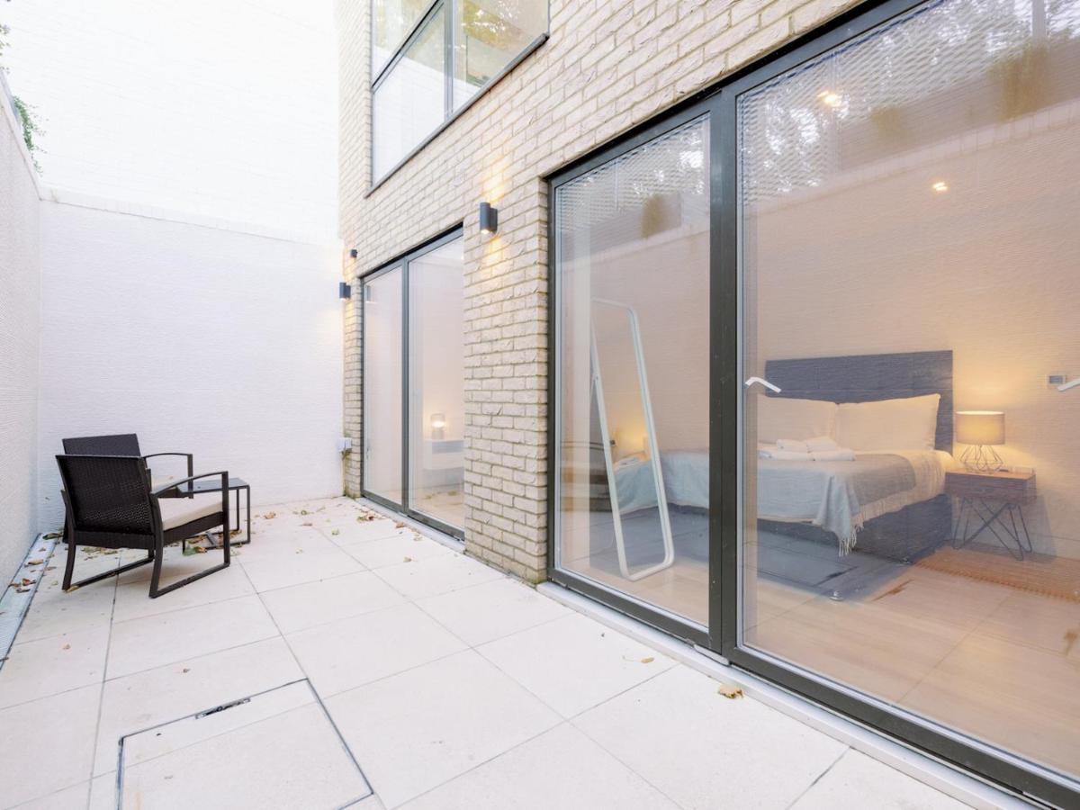 Ferienhaus Pass The Keys - Spacious Modern Flat With Garden, In South West *
