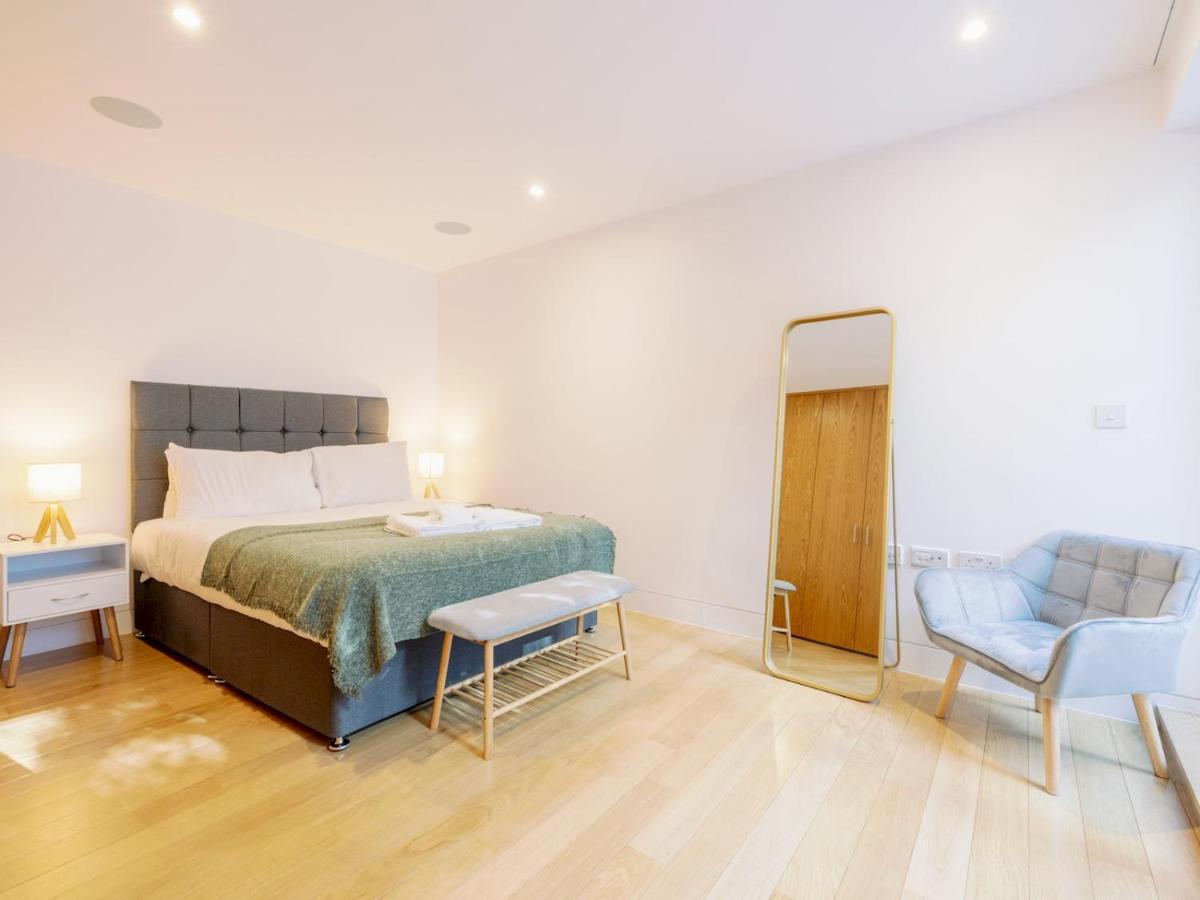 Pass The Keys - Spacious Modern Flat With Garden, In South West Ferienhaus *