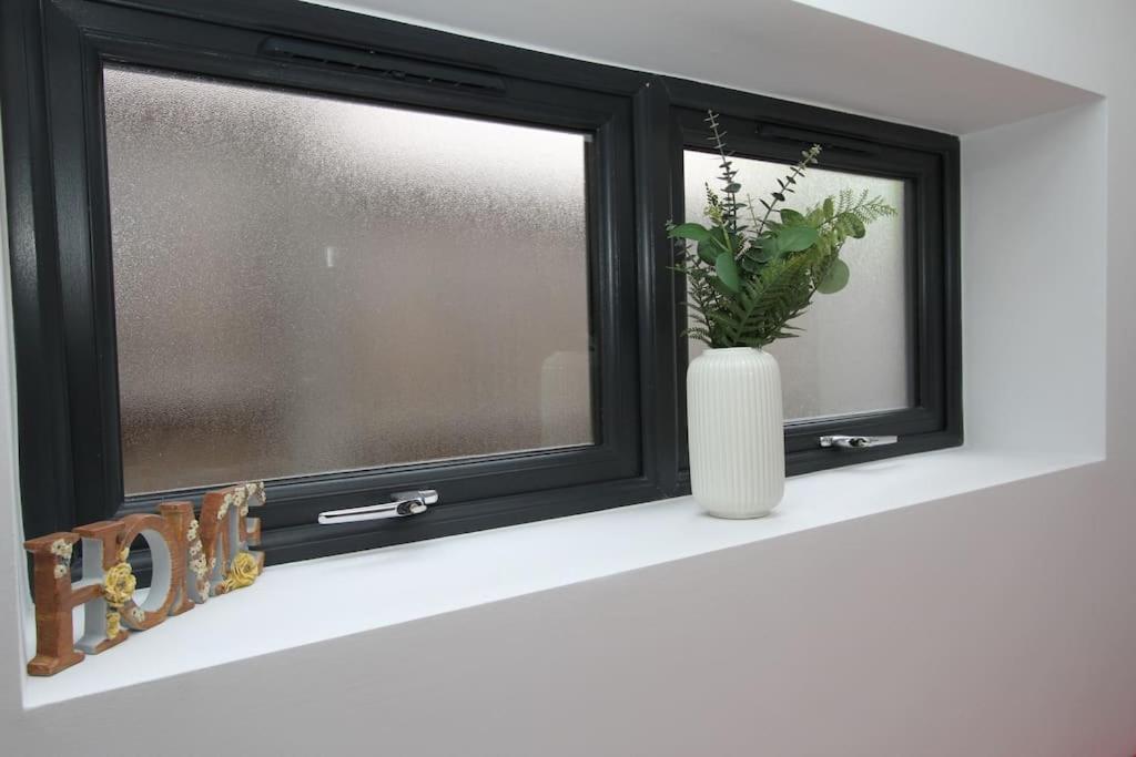 Lägenhet Lovely One Bed Apartment-near Transport-village-freeparking London